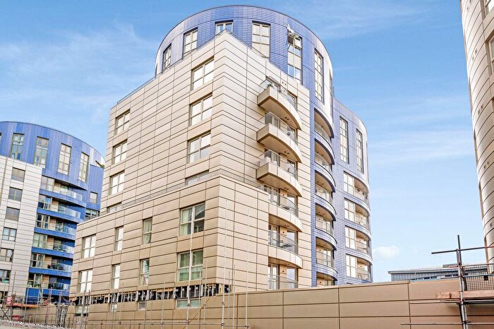 2 Bedroom Flat For Sale In Queensland Road, Holloway, N7