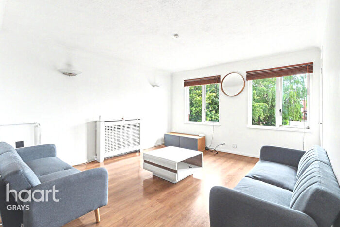 1 Bedroom Flat To Rent In Brimfield Road, Purfleet, RM19