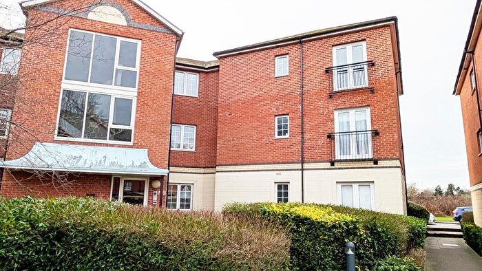 2 Bedroom Flat To Rent In Lime Court, Great Western Road, GL1