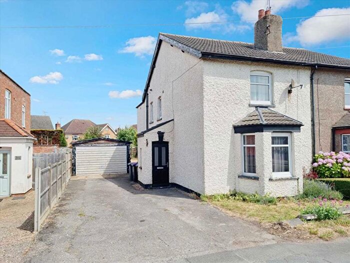 3 Bedroom Semi-detached House For Sale In Grantham Road, Sleaford, NG34