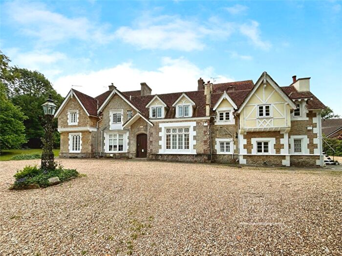2 Bedroom Apartment For Sale In Stonepitts Close, Ryde, Isle Of Wight, PO33