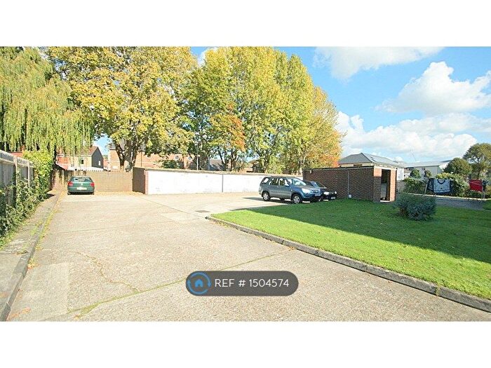 2 Bedroom Flat To Rent In Dorney Court, Portsmouth, PO6