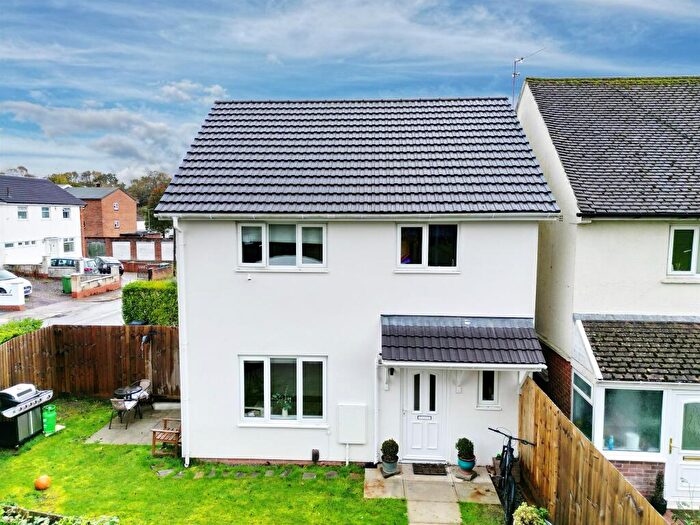 3 Bedroom Detached House For Sale In Heol Gwyndaf, Llanishen, Cardiff, CF14