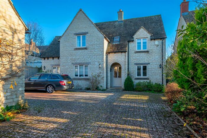 4 Bedroom Detached House For Sale In Iris Lane, Stonesfield, Witney, OX29