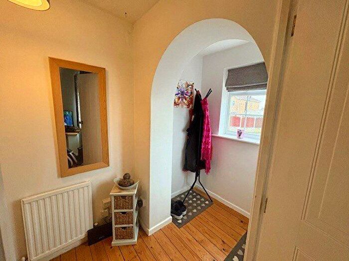 3 Bedroom Detached House For Sale In Willingham Gardens, Sothall, Sheffield, South Yorkshire, S20