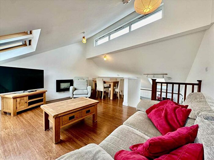 2 Bedroom House To Rent In Regent Street, Plymouth, Plymouth, PL4