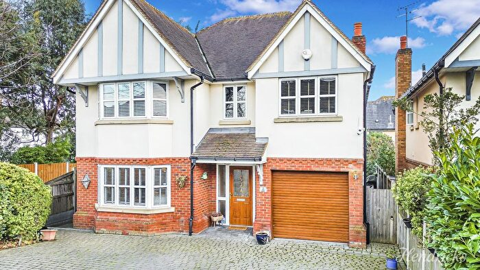 5 Bedroom Detached House For Sale In White House Chase, Rayleigh, SS6