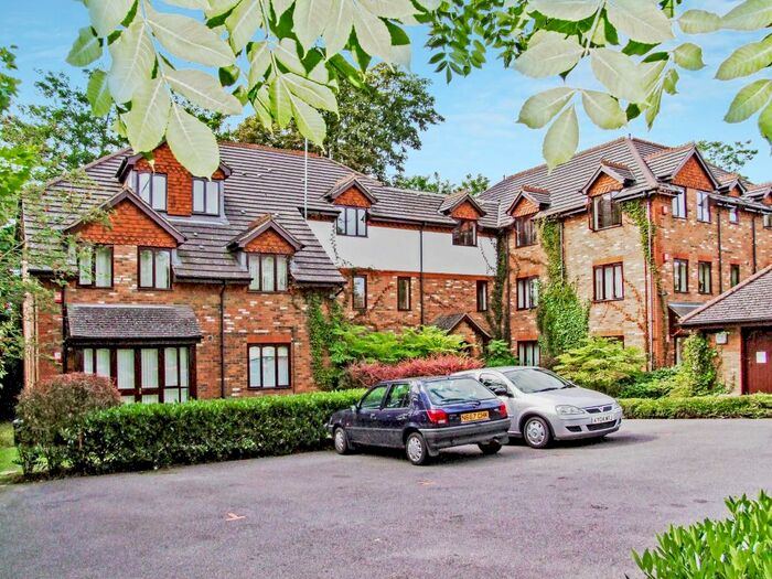 1 Bedroom Flat To Rent In Brooklyn Road, Woking, GU22