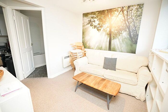 1 Bedroom Flat To Rent In Raeburn Mews, Stockbridge, Edinburgh, EH4