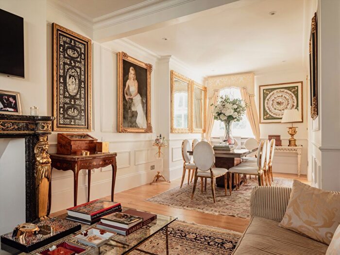 3 Bedroom Maisonette For Sale In Upcerne Road, Chelsea, SW10