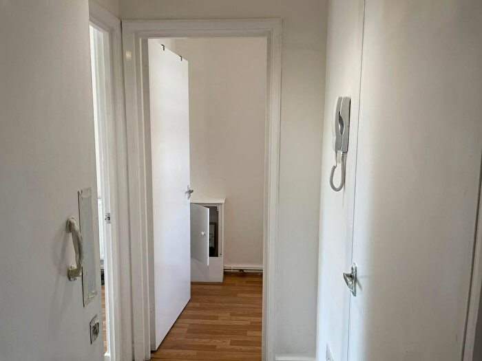 1 Bedroom Flat To Rent In High Road, London, N22