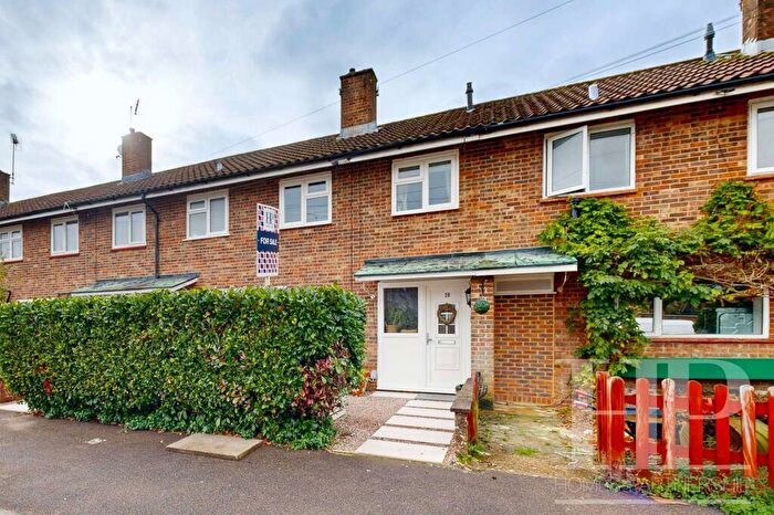 3 Bedroom Terraced House For Sale In Kirdford Close, Crawley, RH11