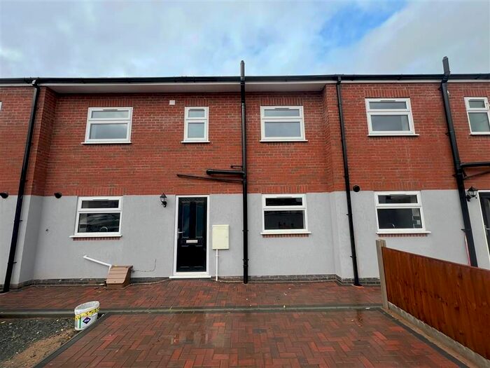 2 Bedroom Property To Rent In Derby Road, Burton On Trent, DE14