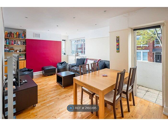 3 Bedroom Flat To Rent In Rusper Court, London, SW9