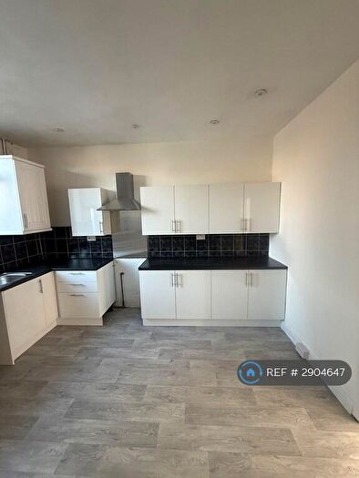 2 Bedroom Terraced House To Rent In Shaw Road, Oldham, OL2