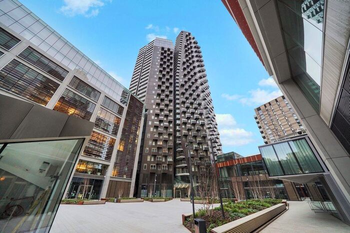 3 Bedroom Flat To Rent In Hewett Street, Shoreditch, London, EC2A