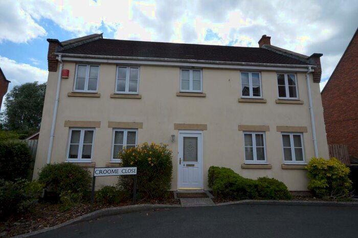 4 Bedroom House To Rent In Oakhurst, SN25