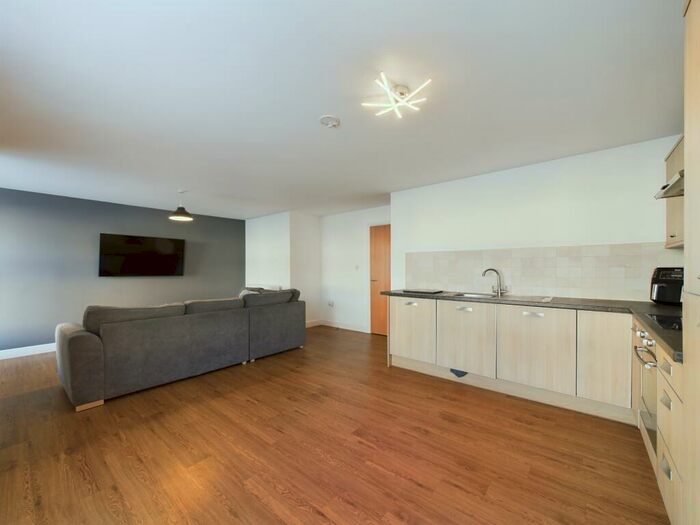 2 Bedroom Apartment To Rent In Kings Court, Wright Street, HU2