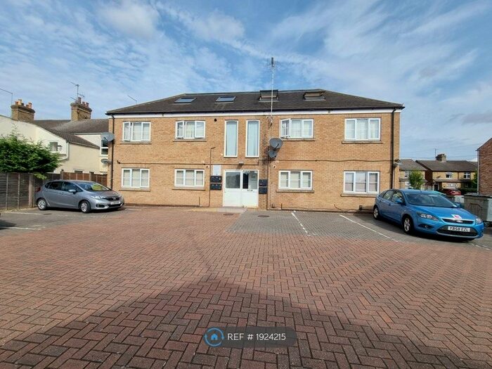 2 Bedroom Flat To Rent In High Street, Peterborough, PE2