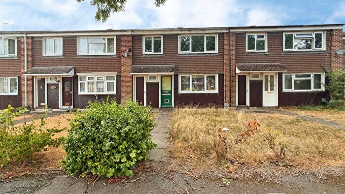 3 Bedroom Terraced House For Sale In Shortdale Road, Aldershot, Hampshire, GU11