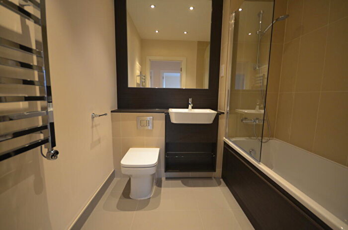 2 Bedroom Apartment To Rent In Peninsula Quay, Pegasus Way, Gillingham, ME7