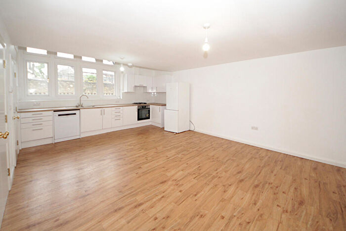 1 Bedroom Terraced House To Rent In Byre Road, Southgate, N14