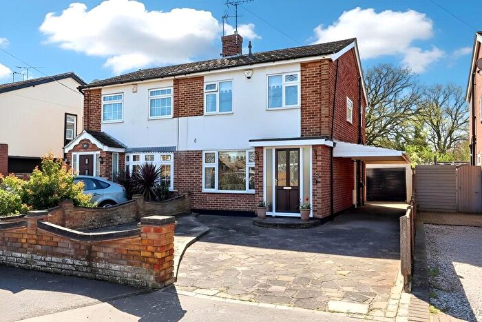 3 Bedroom Semi Detached House For Sale In Kingston Way, Thundersley, SS7