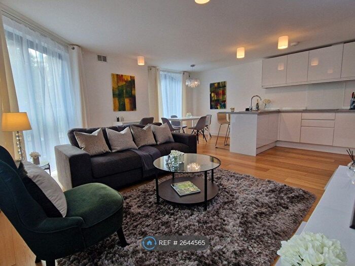 2 Bedroom Flat To Rent In Sugar Lane, London, SE16