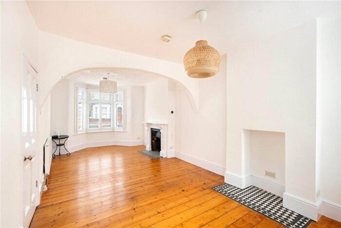 3 Bedroom End Of Terrace House For Sale In Morley Road, Stratford, London, E15