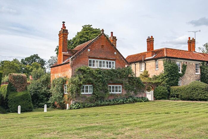 4 Bedroom Cottage For Sale In Beautifully Restored Cottage In The Exclusive Heydon Estate, NR11