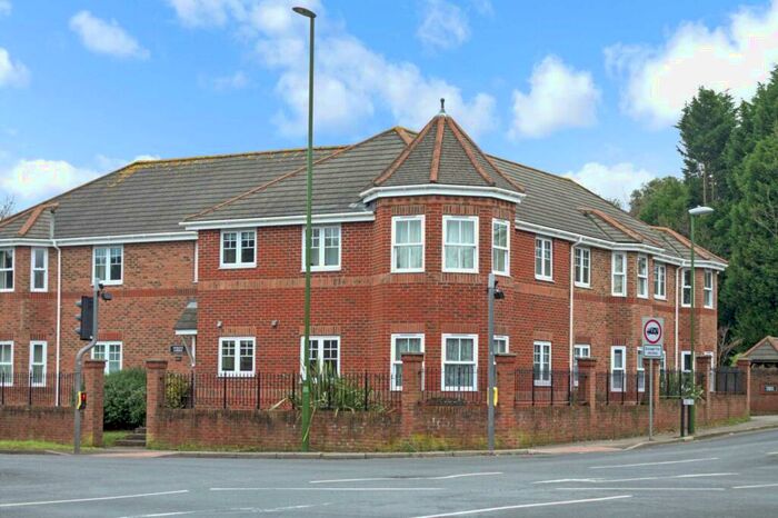 1 Bedroom Apartment To Rent In Forest Lodge, Horsham, RH12