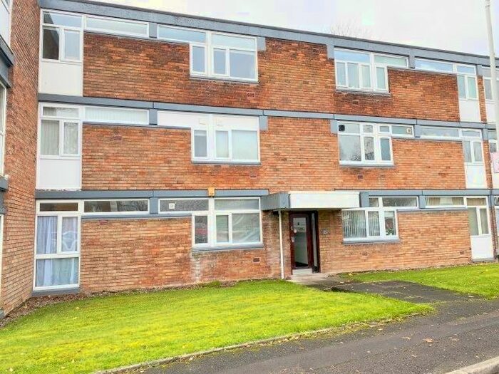 2 Bedroom Flat To Rent In The Lindens, Newbridge Crescent, Wolverhampton, WV6