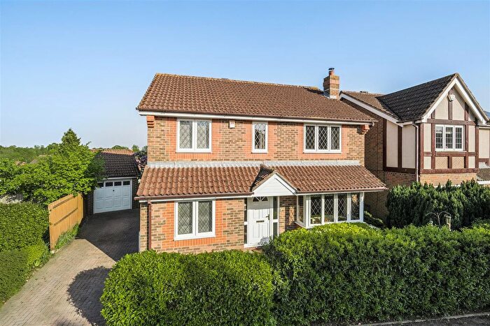4 Bedroom Detached House For Sale In Broad Hinton, Twyford, Reading, Berkshire, RG10