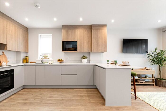 2 Bedroom Apartment For Sale In Cobham Road, Fetcham, Leatherhead, Surrey, KT22