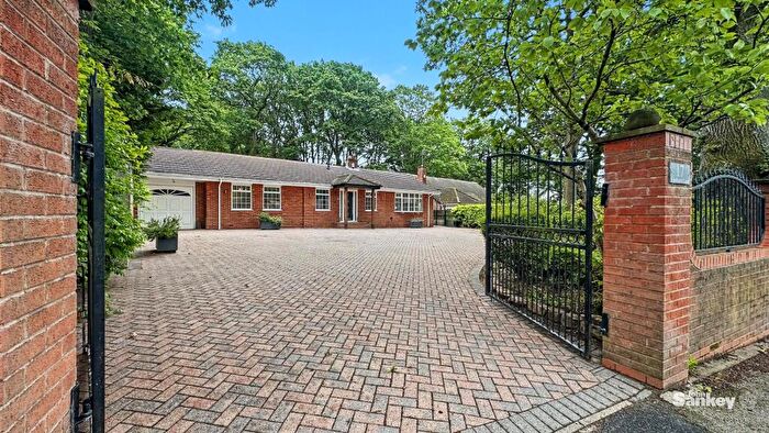 4 Bedroom Detached Bungalow For Sale In Lindhurst Lane, Mansfield, NG18