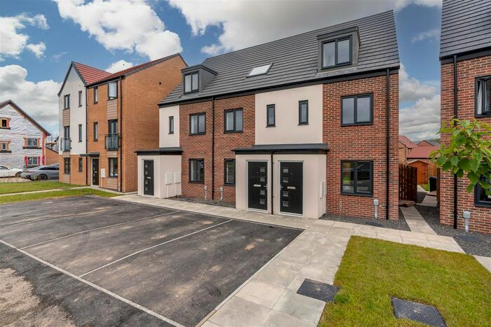 3 Bedroom End Of Terrace House To Rent In Poppy Place, The Maples, Great Park, NE13