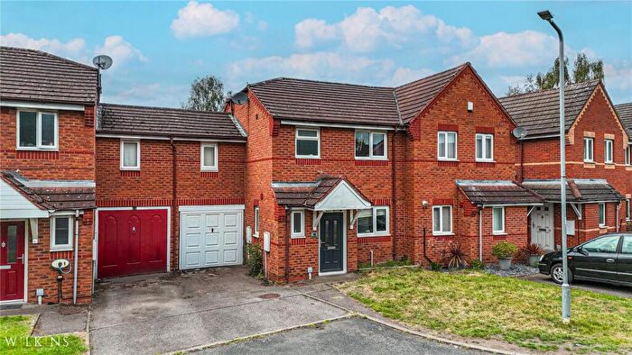3 Bedroom Terraced House For Sale In High Broom Court, Tamworth, Staffordshire, B78