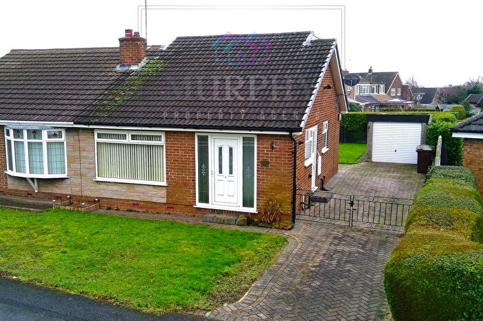 4 Bedroom Bungalow For Sale In Cedar Close, Pontefract, West Yorkshire, WF8