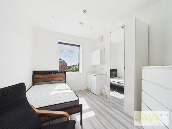 1 Bedroom House Of Multiple Occupation To Rent In Upper Maisonette, Devonshire Avenue, Southsea, City Of Portsmouth, PO4