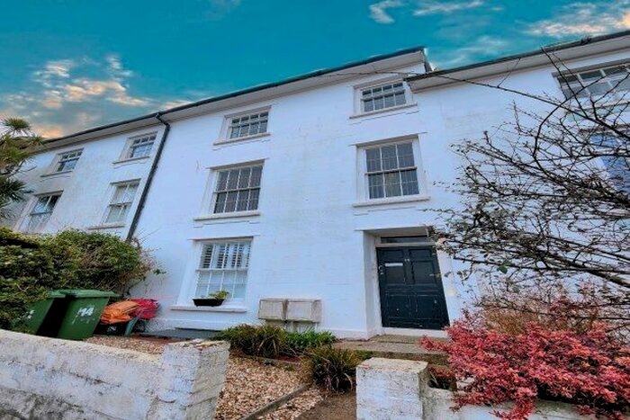 1 Bedroom Flat To Rent In Clarence Street, Penzance, TR18