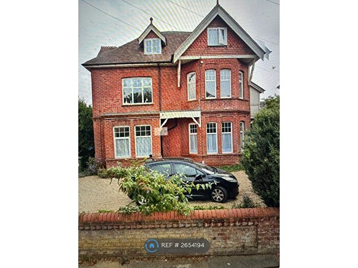 1 Bedroom Flat To Rent In Crabton Close Road, Bournemouth, BH5