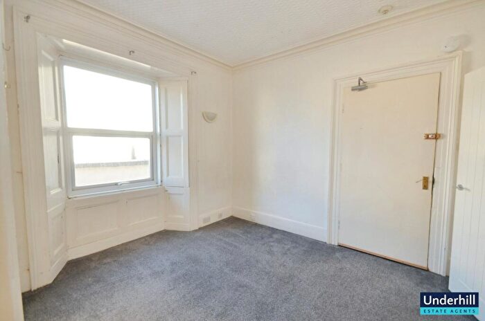 1 Bedroom Flat For Sale In Flat, West Cliff, Dawlish, EX7