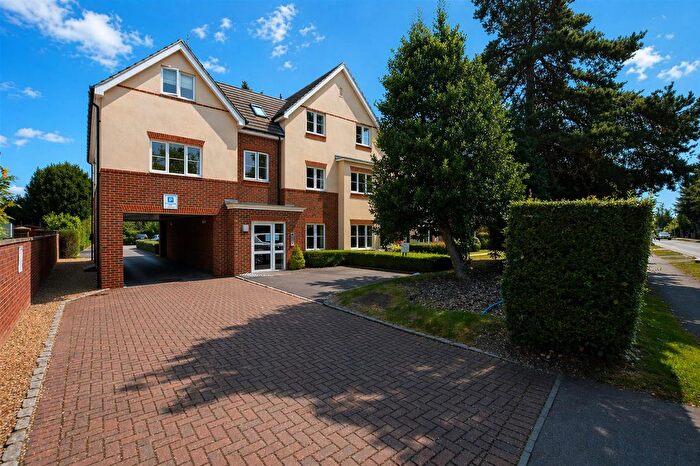 2 Bedroom Flat To Rent In Overton House, Cowley, UB8