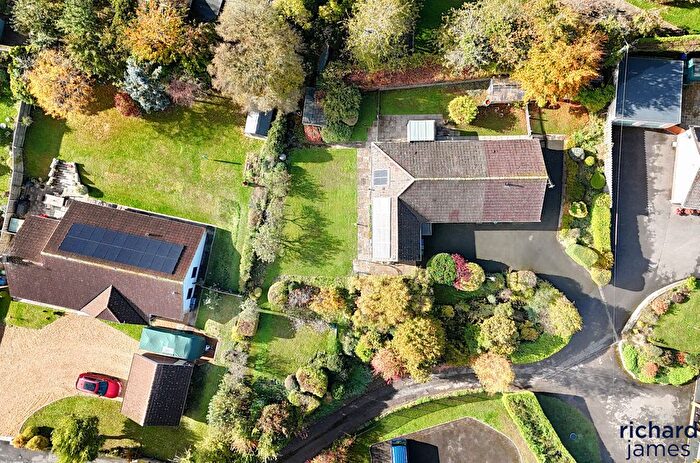 3 Bedroom Detached Bungalow For Sale In Paven Close, Purton, SN5