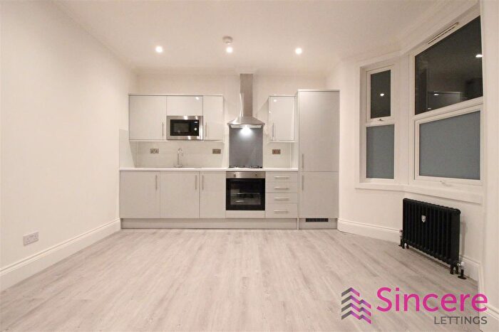 3 Bedroom Flat To Rent In Belgrave Road, Walthamstow, E17
