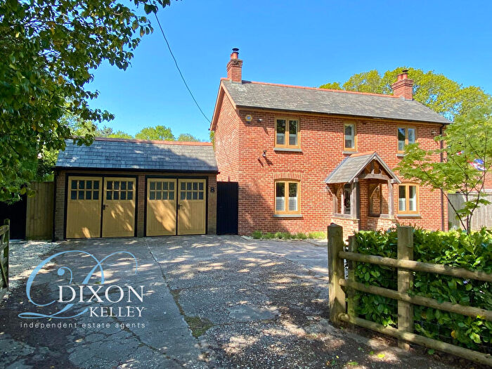 3 Bedroom Detached House For Sale In Verwood Road, Three Legged Cross, Wimborne, Dorset, BH21