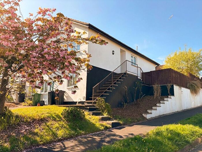 3 Bedroom Flat To Rent In Coombe View, Teignmouth, TQ14