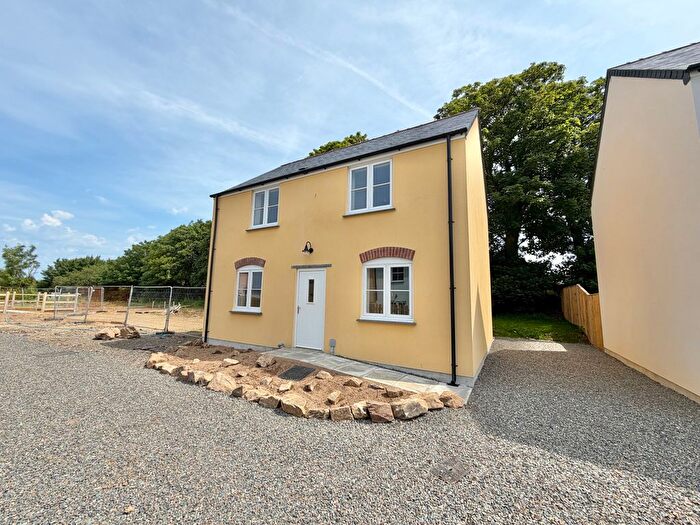 3 Bedroom Detached House For Sale In Court Meadow, Letterston, SA62