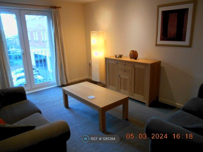 2 Bedroom Flat To Rent In Egerton House, Salford, M5