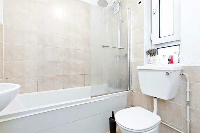 Studio For Sale In Neckinger, Bermondsey, SE16
